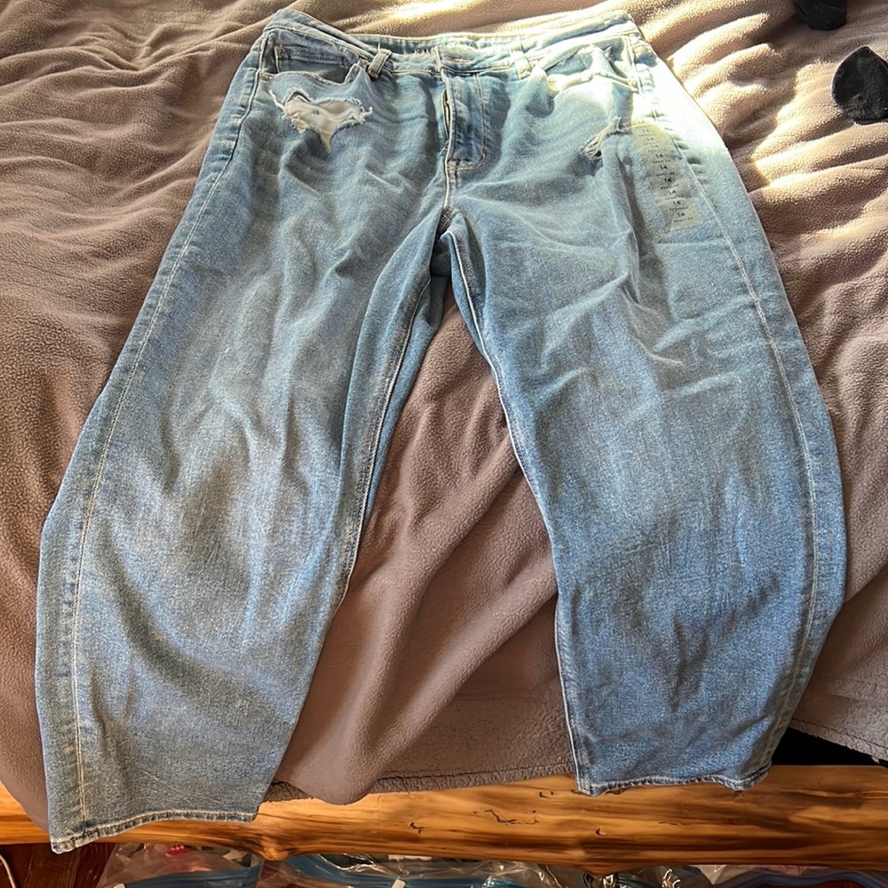 American eagle mom jeans